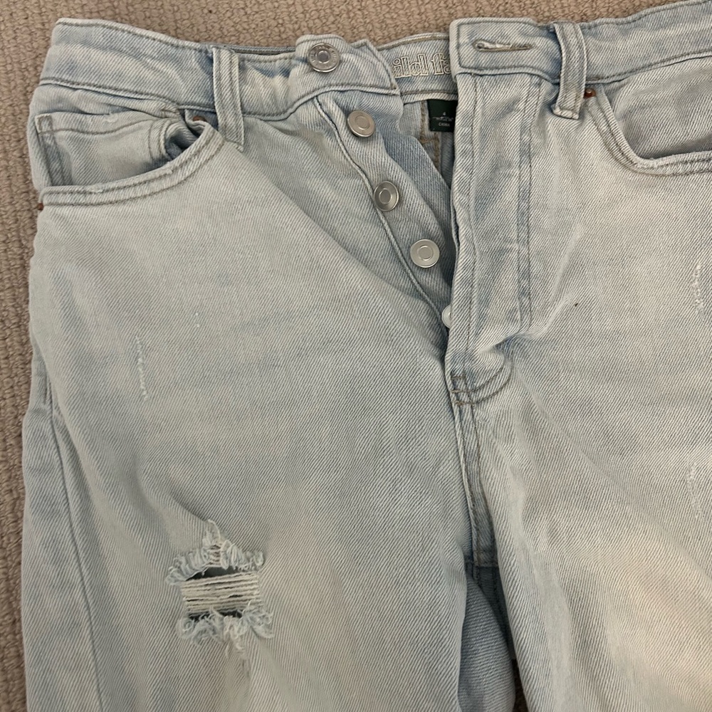 Wild fable/target size 4 distressed straight leg jeans.